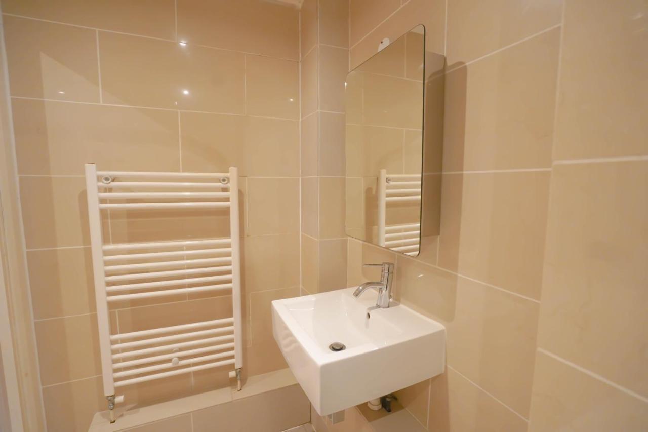 Lovely 2-bed In * Londra